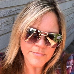 Meet your Posher, Jenn